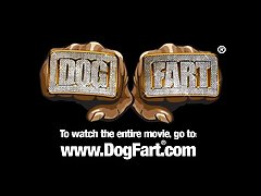 Космат любителски британски блондинка Клер се радва на stripteasing.