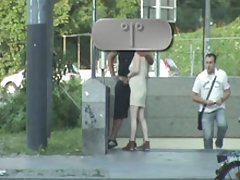 млади libertines - красива дългокосмести мъничък