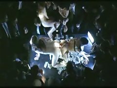 Pigtailed брюнетка мрежест чорапогащник мастурбация