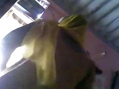 Изабел се опитва анален секс.