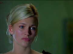 малки цици hottie получава зърната притискане и дразни с господаря си