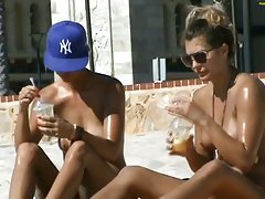 дребничка йога cutie получава по дяволите на живота си