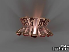 футбол мама в чорапи показва големи цици и влажна путка