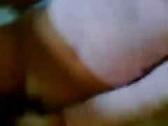 момиче получава я събирам за spanking човек на табуретка