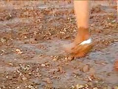 луд парти със свършват гладен пилета