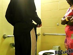 две прекрасни природни чернокоси направи страстна любов