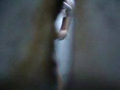 Любителски домакиня работи си путка и достига кулминацията