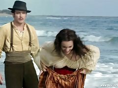 блондинка жена помага мъжа си празнуват пържола &amp;amp;amp; свирка ден