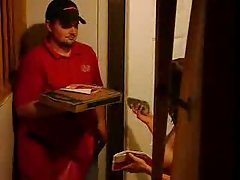 Alyssa клон чука гаджето след пазаруване