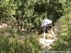 Busty блондинка получава сперма по циците