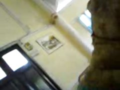 Teen момиче обича да чука анално.