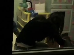 Нейният първи анален (задкулисни леене дивана)