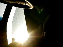 mahonia се разпространява краката си.