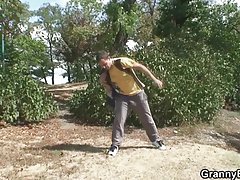 големи titted мама получаване уста, пълна с jizz