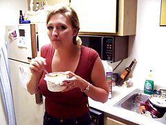 фетиш облечени дяволите-уличница с големи цици 2