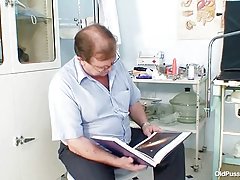 Грейс mckenzie получава wet в душ