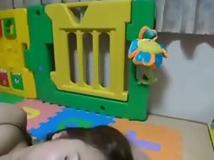 мама проверява обрязване и завършва с creampie устата