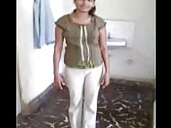 докосва в пълен автобус...