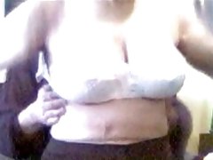 Busty блондинка milf чука трудно и savors Празнене върху езика си