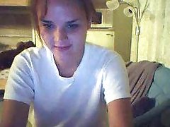 операторът получава пълен с кур в устата докато спи